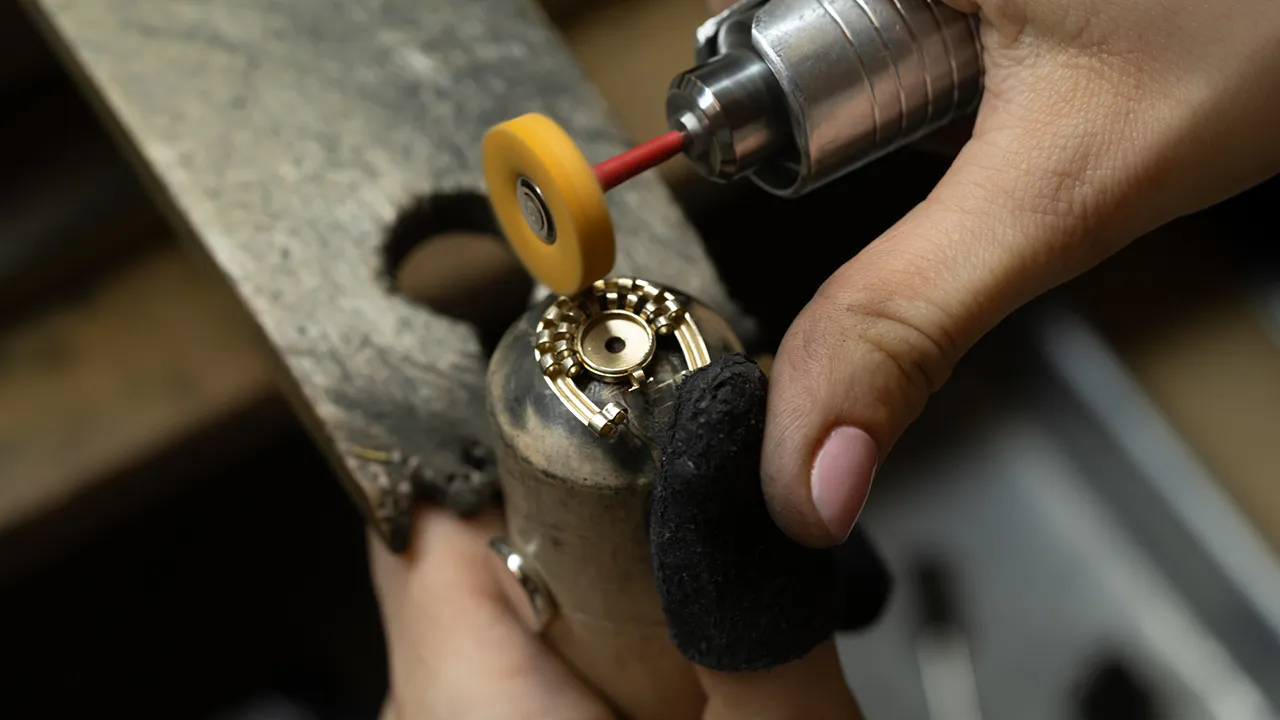 Украшения из ювелирной латуни с позолотой JYN Jewels